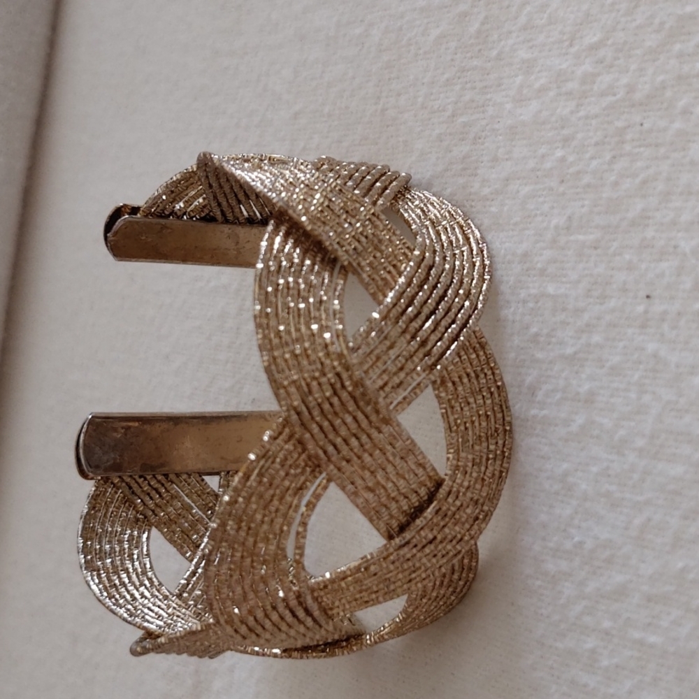 Gold bracelet
